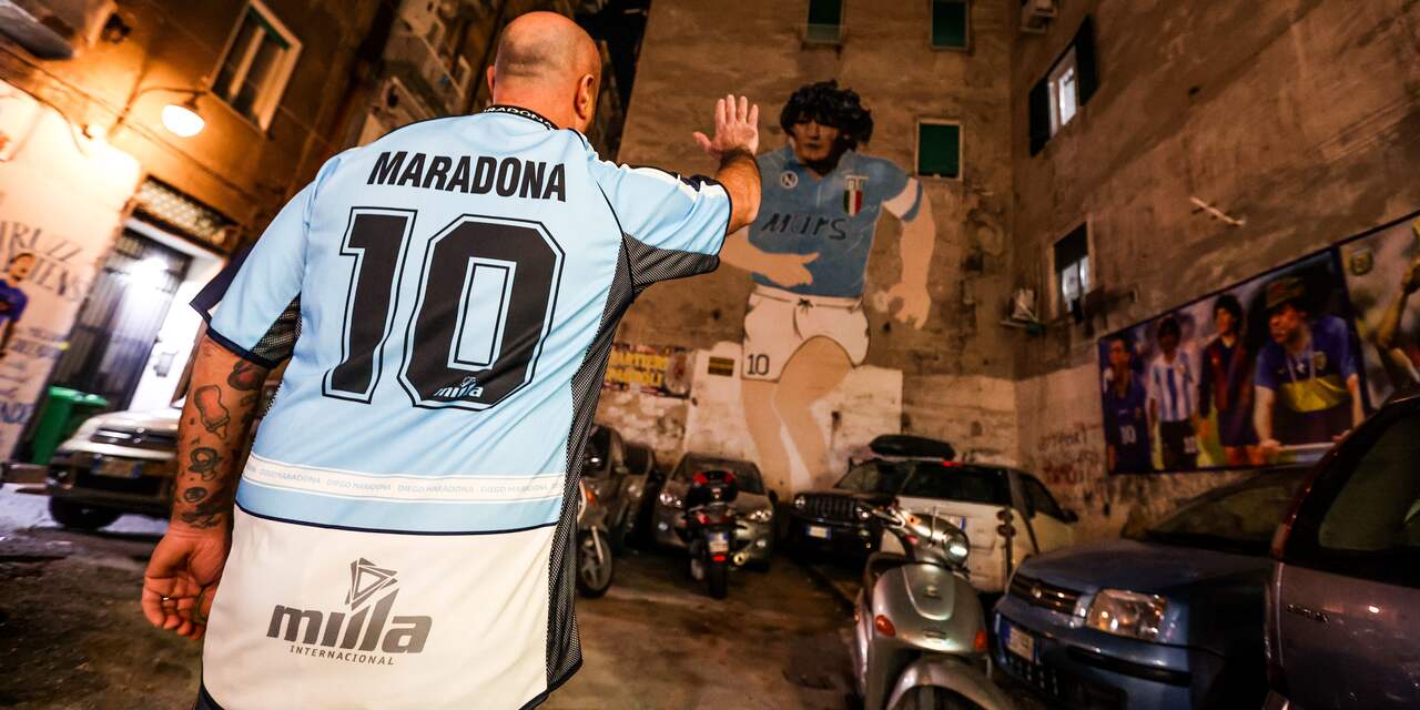 Fans in Napels en Buenos Aires rouwen om overlijden Maradona