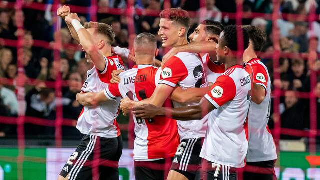 Guus Til had met twee doelpunten een belangrijk aandeel in de zege van Feyenoord.