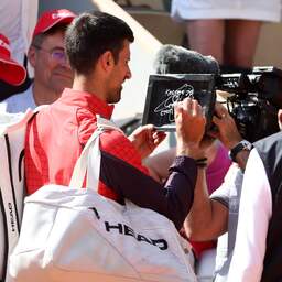 Djokovic moet vrezen voor straf na schrijven politieke boodschap over Kosovo