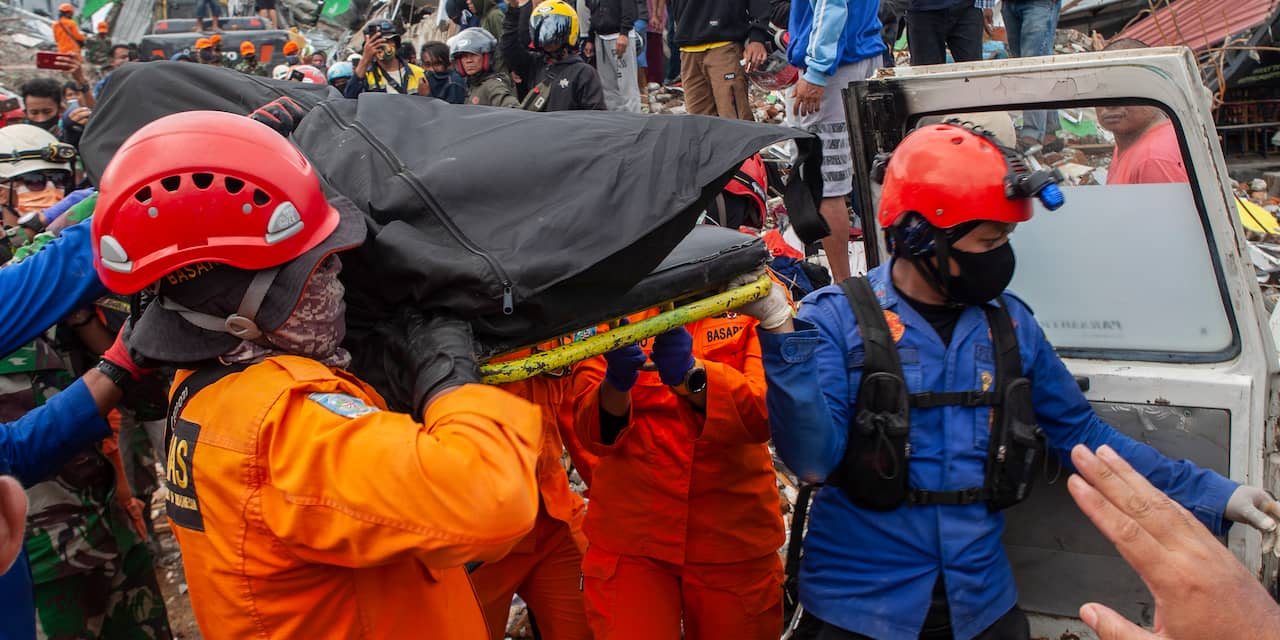 Ruim 800 gewonden door aardbeving op Sulawesi, nog vier mensen overleden