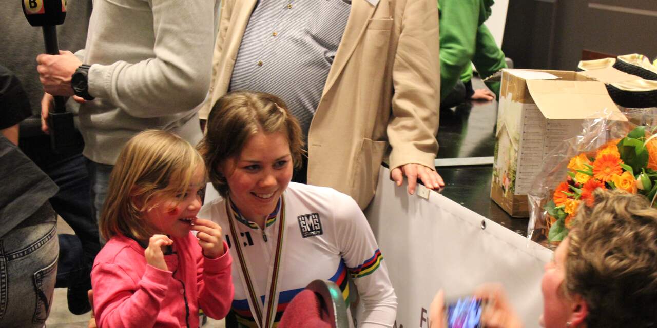 Wereldkampioene Thalita de Jong in Ossendrecht gehuldigd 