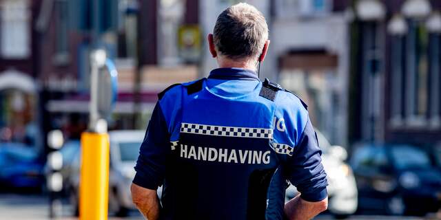 Handhavers ervaren hoe het is om blind over straat te gaan