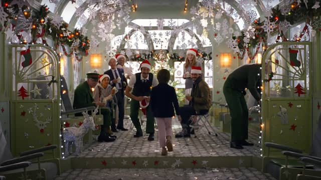 Nieuwe kerstfilm H&M is gemaakt door Wes Anderson