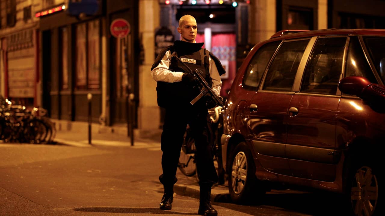 Beeld uit video: Eerste beelden schietpartij Parijs