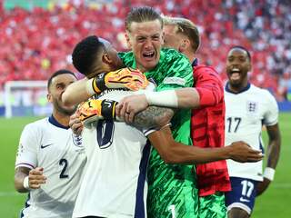 Engeland verslaat Zwitserland na penalty's en treft mogelijk Oranje op EK