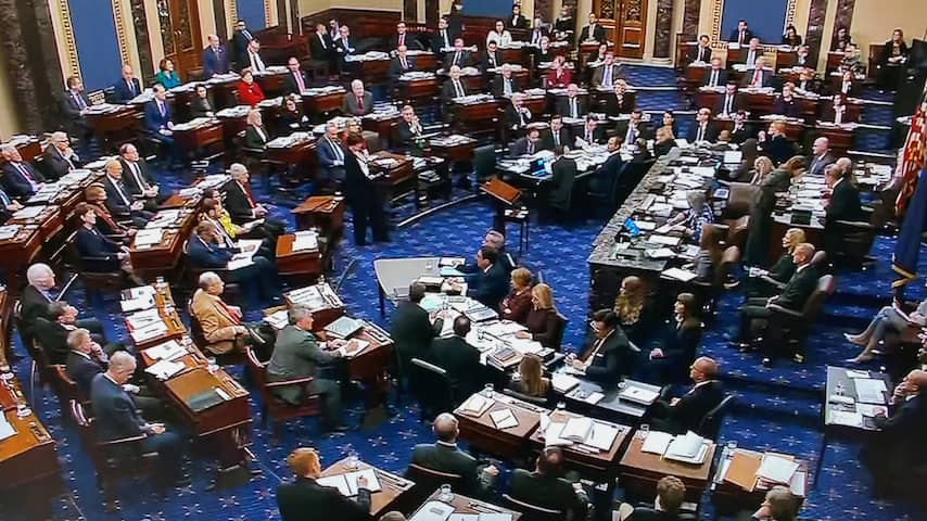 Tot op het bot verdeelde Senaat stelt regels voor proces tegen Trump vast