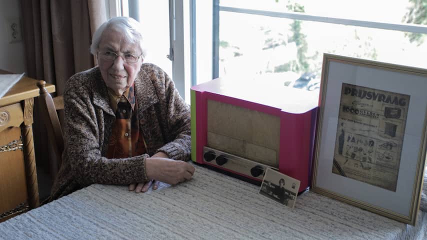 Vrouw (91) wint tachtig jaar na oplossen rebus alsnog de hoofdprijs
