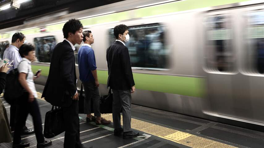 Japans bedrijf biedt excuses aan nadat trein twintig seconden te vroeg vertrekt