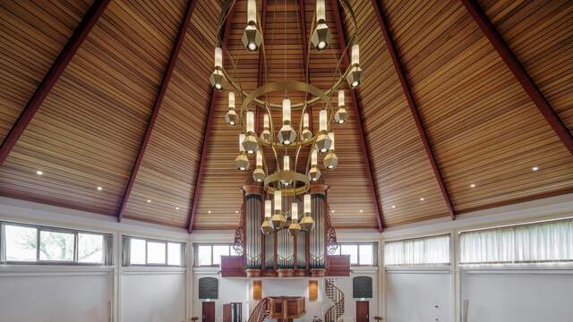 Interieur van de Mieraskerk in Krimpen aan den IJssel.