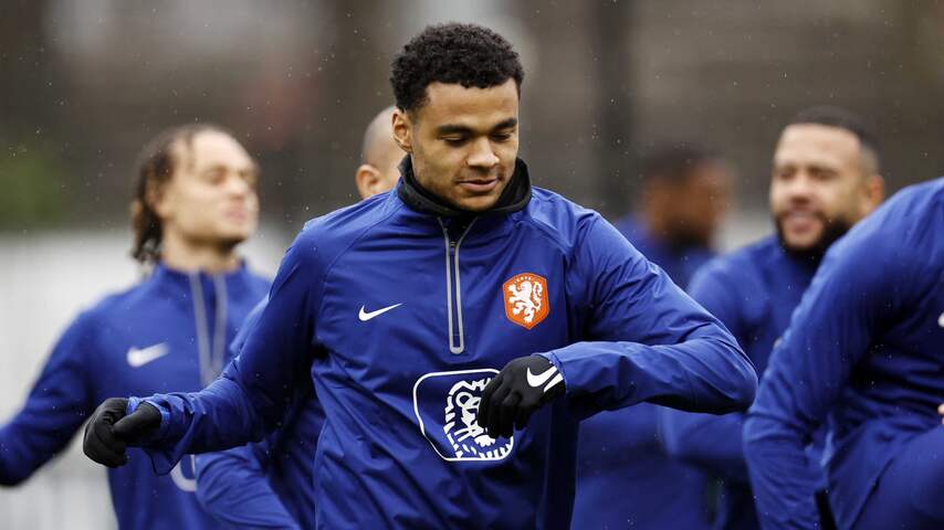 Ook Gakpo na buikgriep terug op trainingsveld Oranje, inzetbaarheid nog onzeker