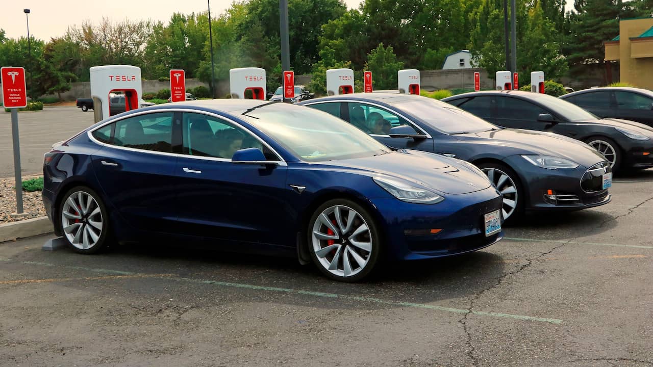 Tesla writes off 0 million due to bitcoin price plummet |  NOW