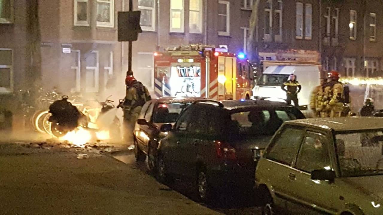 Felle scooterbrand in Oost