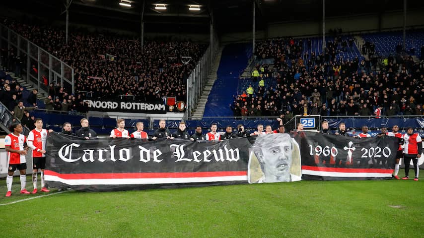 Emotionele Feyenoorders dragen bekerzege op aan overleden De Leeuw