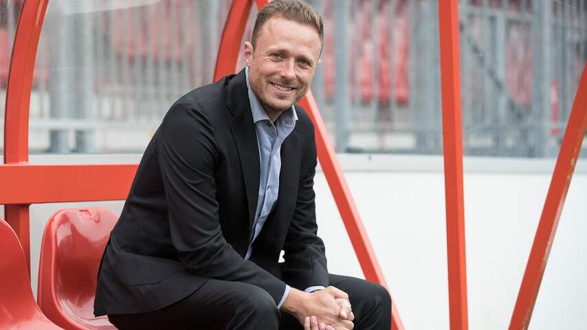 Santoni volgt De Gier op als trainer Almere City Voetbal NU.nl