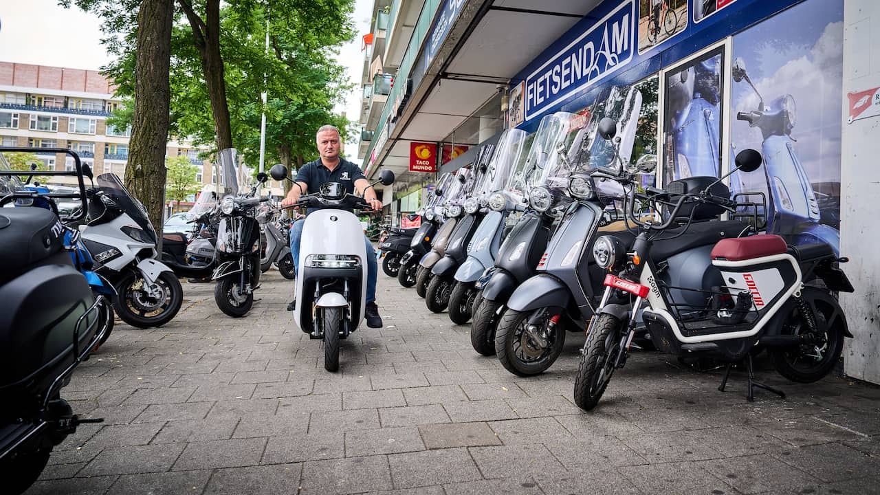 The light moped loses to the moped now that the helmet is mandatory from 2023 anyway |  Economy