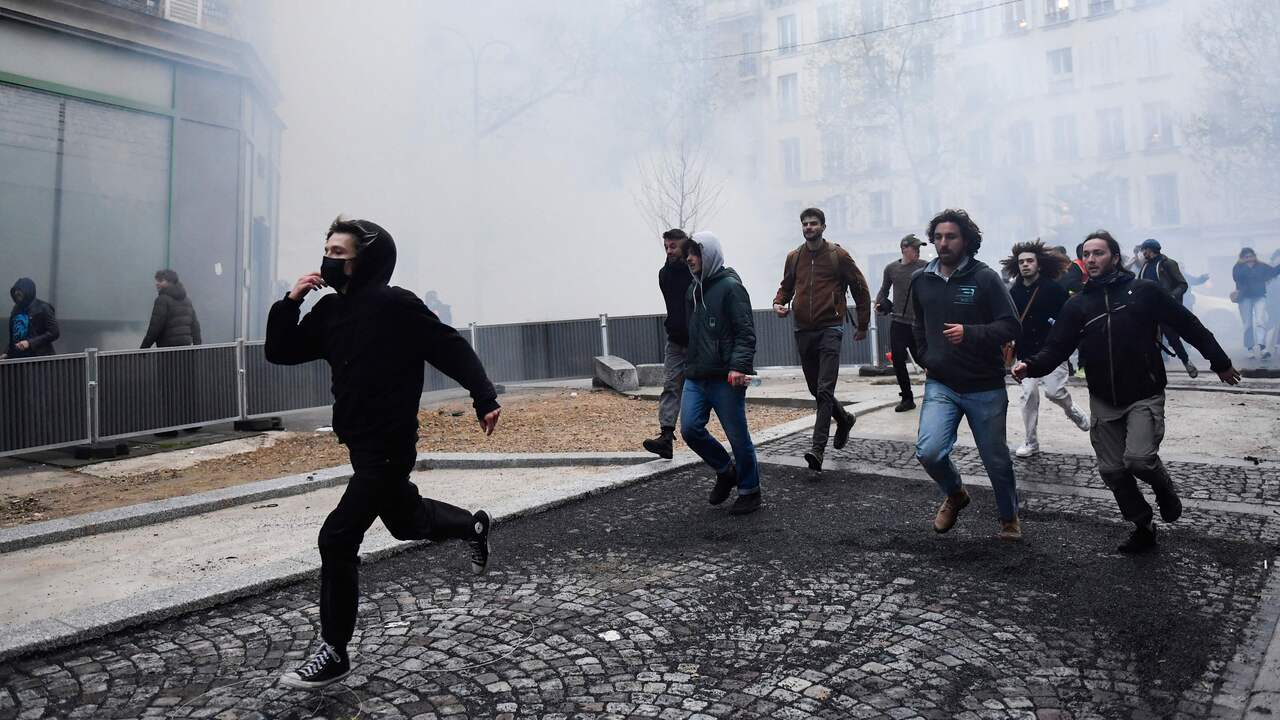 Émeutes dans les villes françaises après que le tribunal a approuvé la réforme des retraites |  À l’étranger