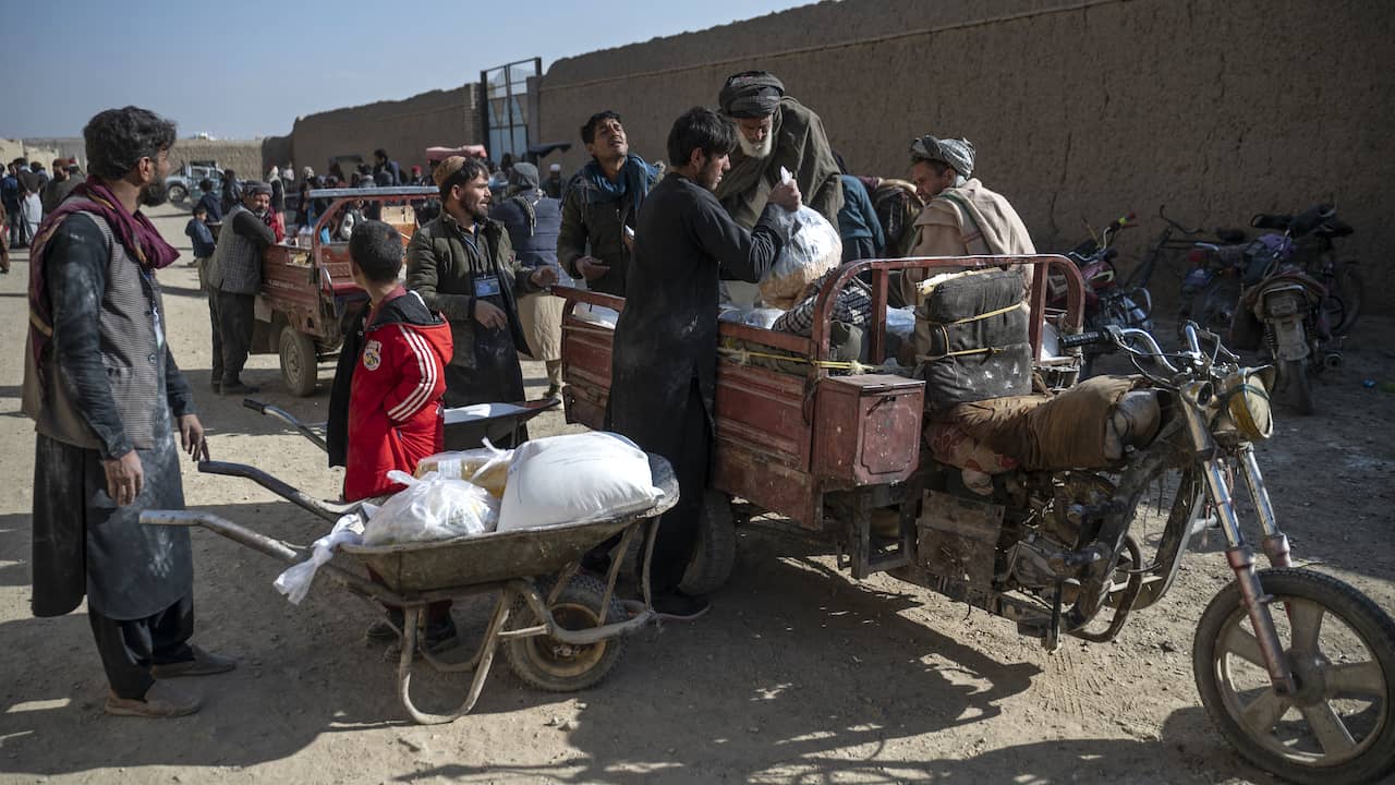 La Croce Rossa descrive i mesi invernali come un “disastro invisibile” per l’Afghanistan  al di fuori