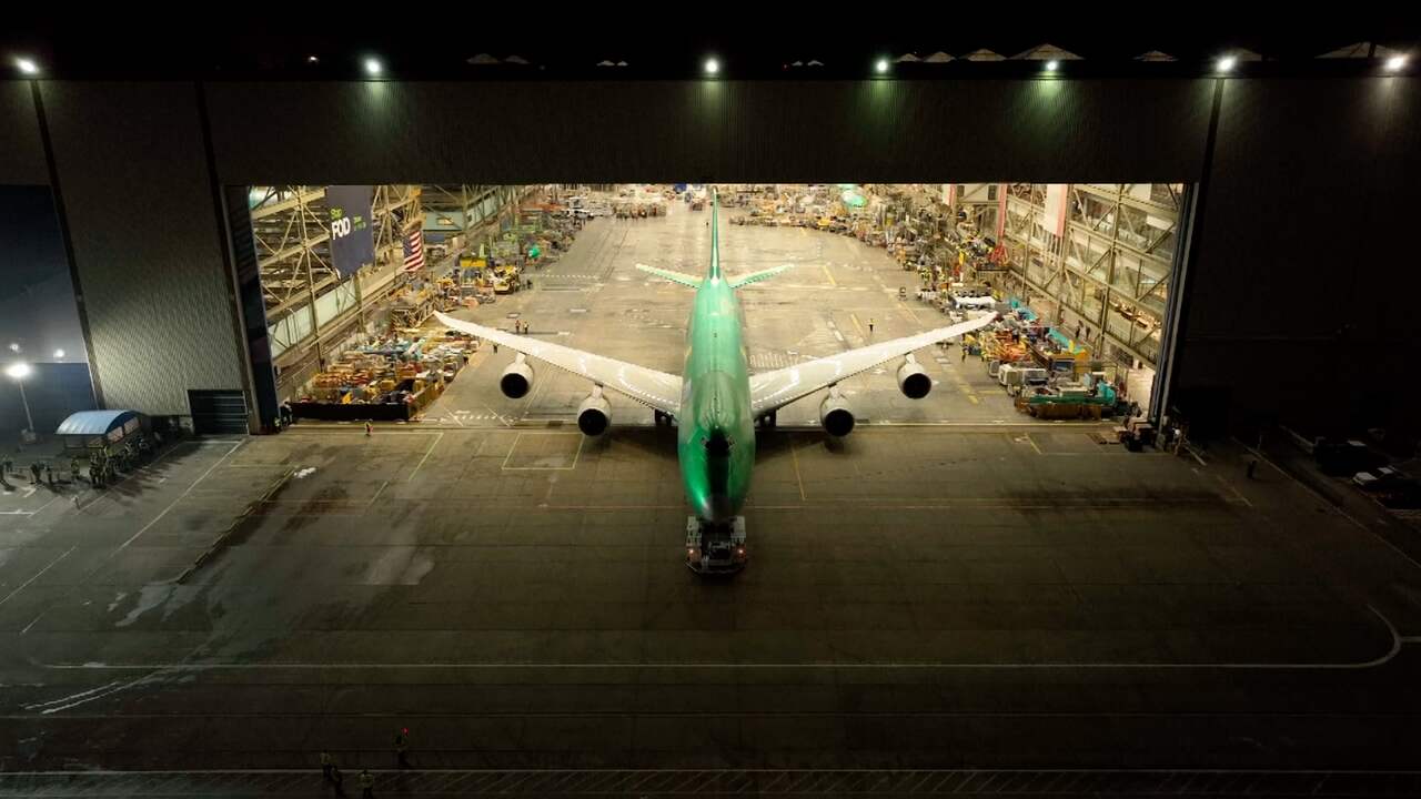 Beeld uit video: Laatste Boeing 747 Jumbo Jet verlaat Amerikaanse fabriek