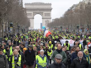 Rellen rond 'Gele Hesjes' kosten Frankrijk tot nu toe 200 miljoen
