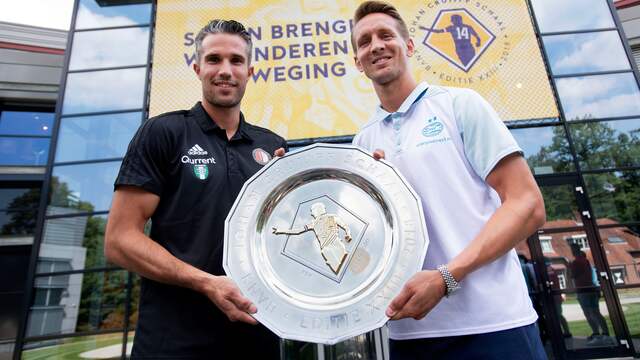 De captains met de Johan Cruijff Schaal