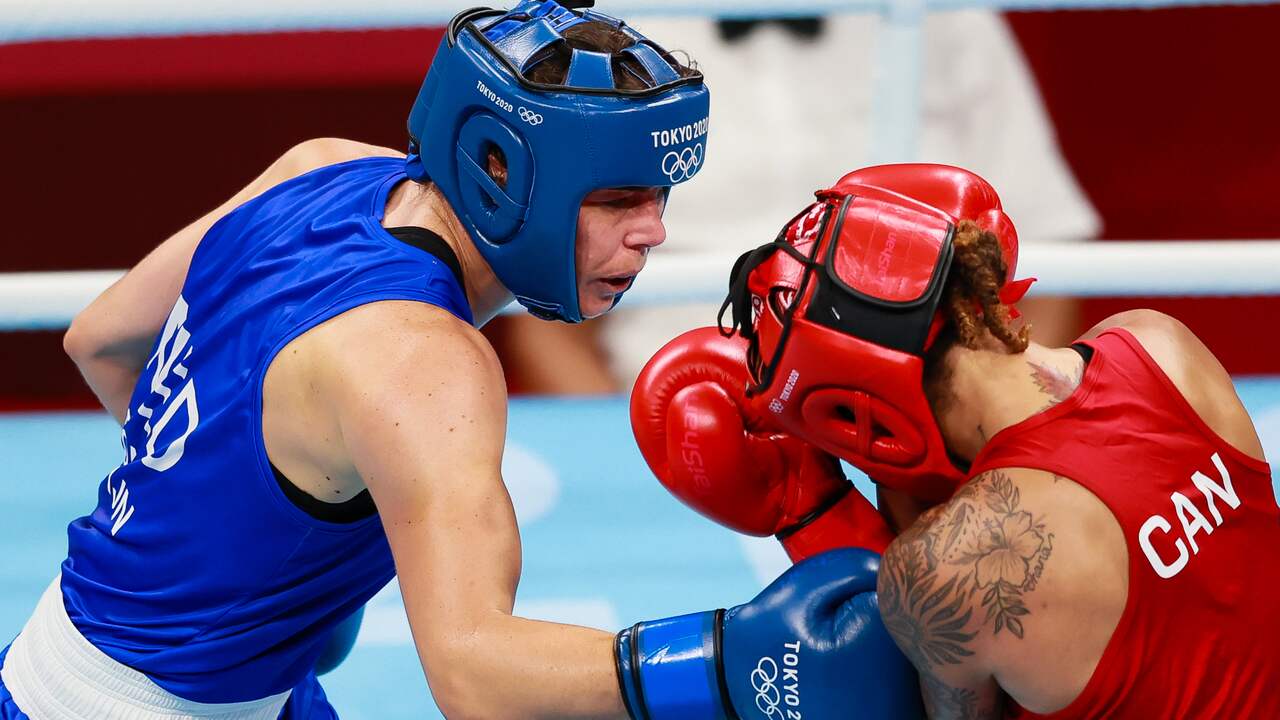 Nouchka Fontijn tijdens haar kwartfinale tegen Tammara Thibeault.