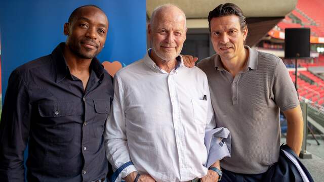 Clubarts Piet Bon met Musampa en Litmanen