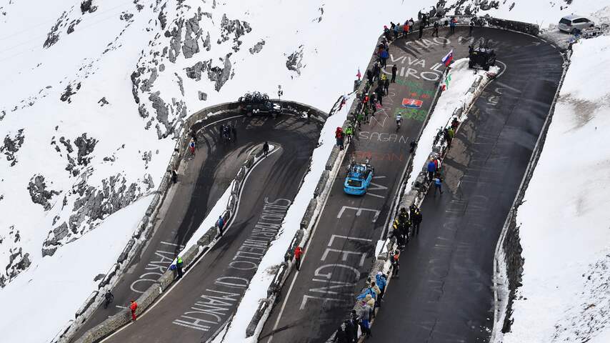 Giro-organisatie schrapt befaamde Stelvio vanwege hevige sneeuwval