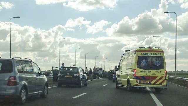 A9 dicht bij Akersloot na ongeval. A9 dicht bij Akersloot na ongeval.