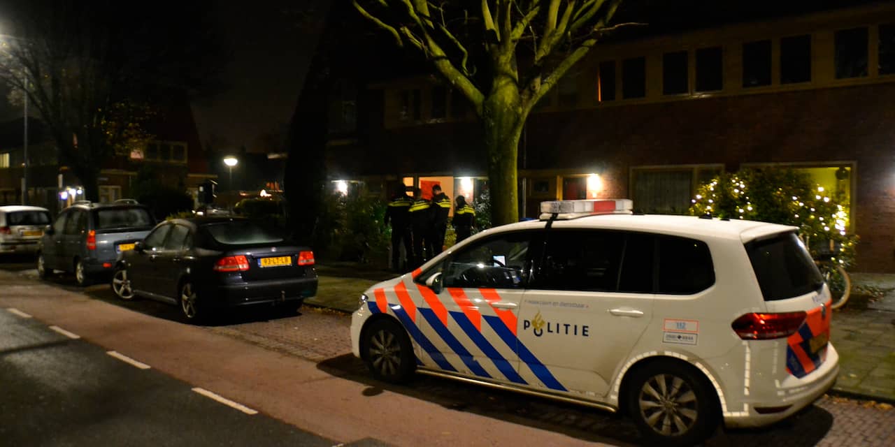 Agent ernstig gewond na steekpartij bij avondklokcontrole in Groningen