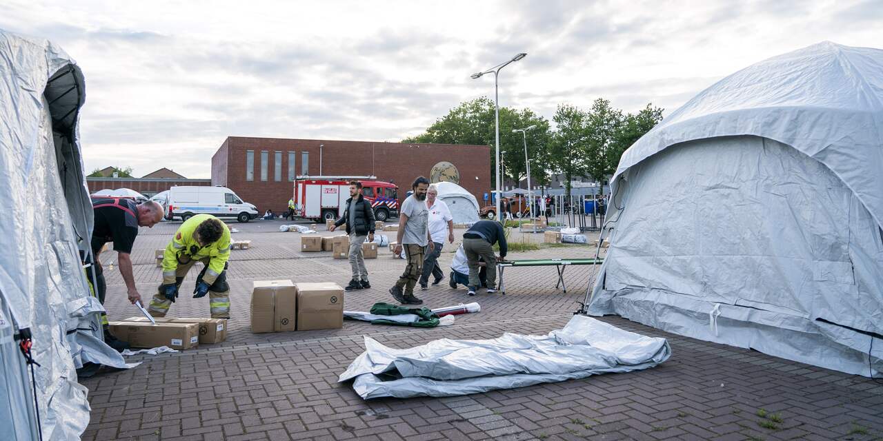 Dertig asielzoekers slapen buiten in Ter Apel
