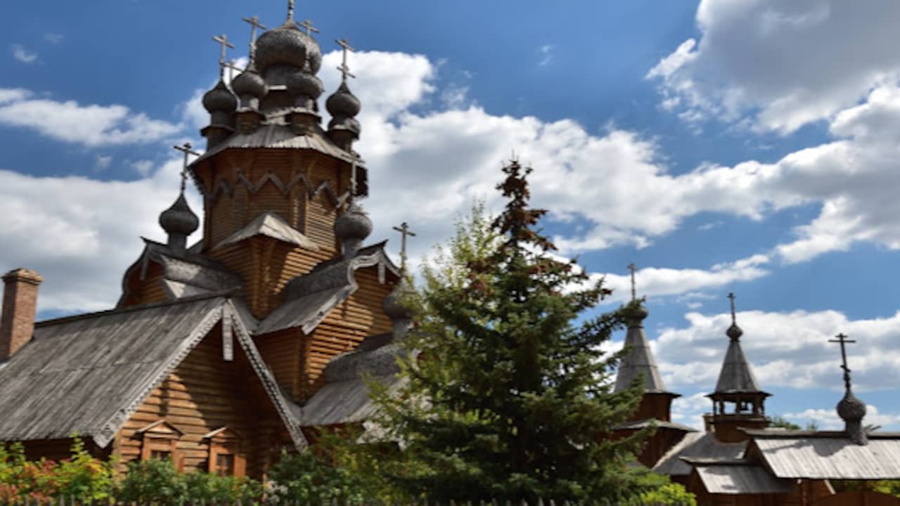 Zelensky mengumumkan pemboman Rusia terhadap gereja kayu tertua di Ukraina |  Saat ini