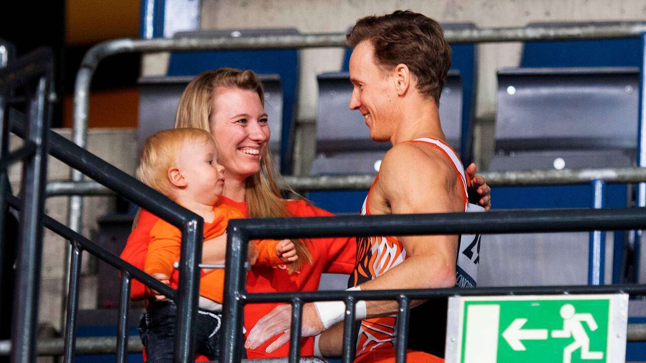 Epke Zonderland in 2019 met zijn vrouw Linda en zoon Bert.