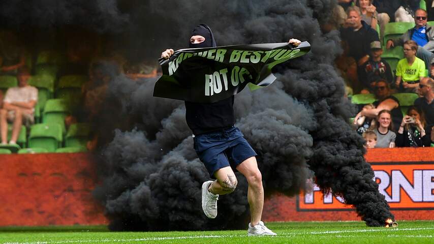 Man die veld bestormde bij FC Groningen-Ajax wordt niet vervolgd
