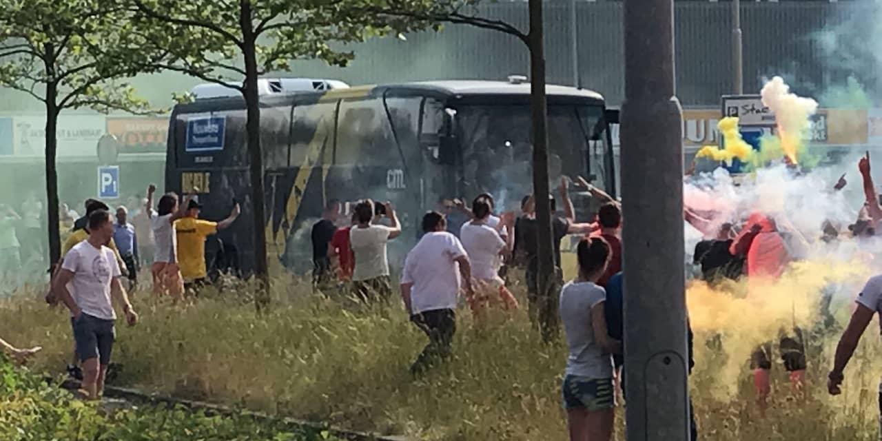 NAC Breda met vuurwerk uitgezwaaid voor promotieduel