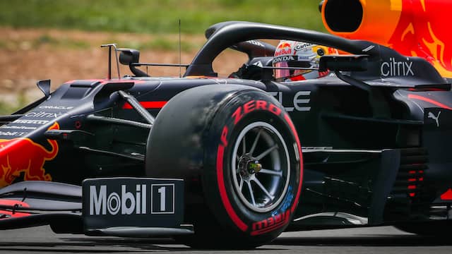 Max Verstappen in actie tijdens de kwalificatie voor de Grand Prix van Portugal.