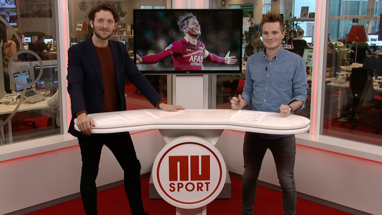 Beeld uit video: Aftrappen: Ajax naar angstgegner, bijna bingo voor Luuk de Jong