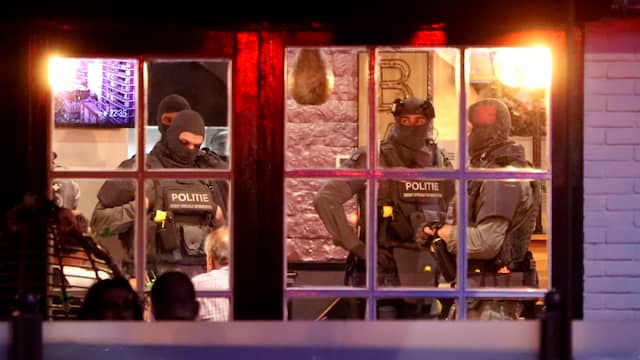 Arrestatieteam valt druk restaurant in Hilversum binnen