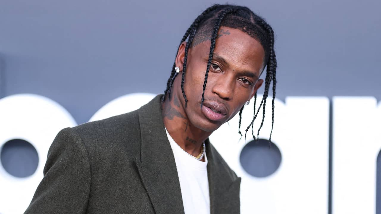 Travis Scott surprises audience with performance during show SZA in ...