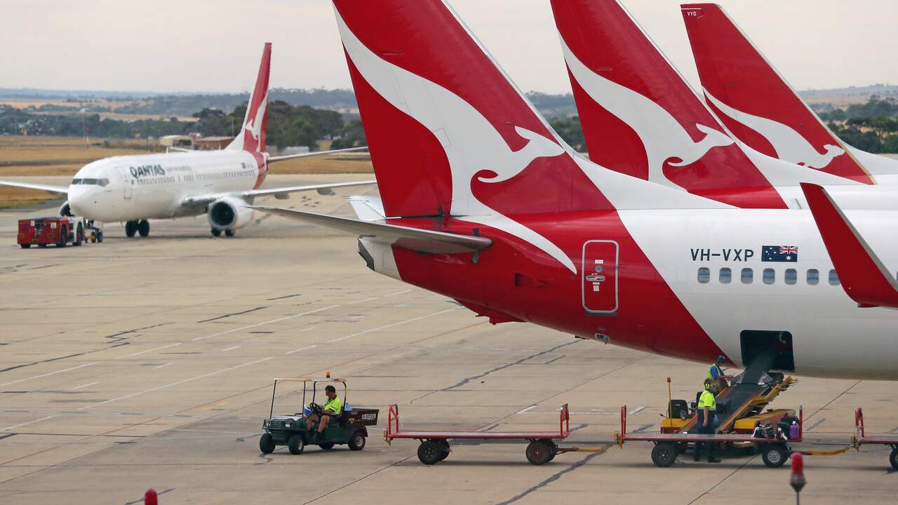 Airline Qantas Asks Executives To Carry Bags For Three Months | NOW ...