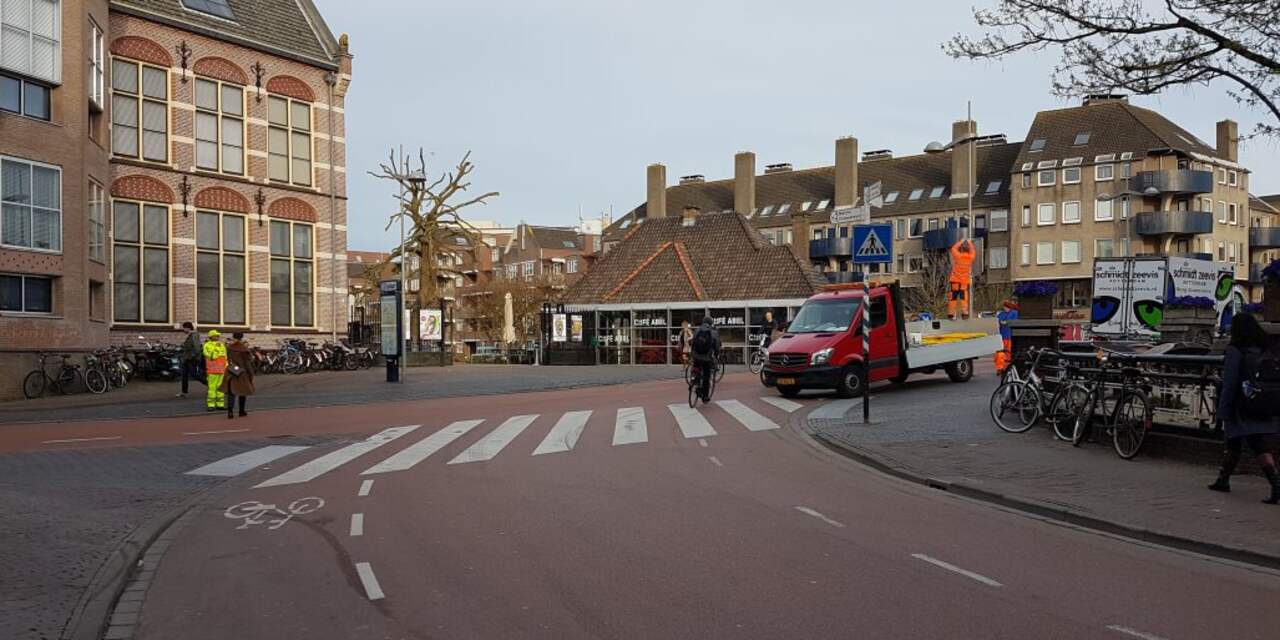 Regenboogzebrapad krijgt definitieve plek bij Steenstraat