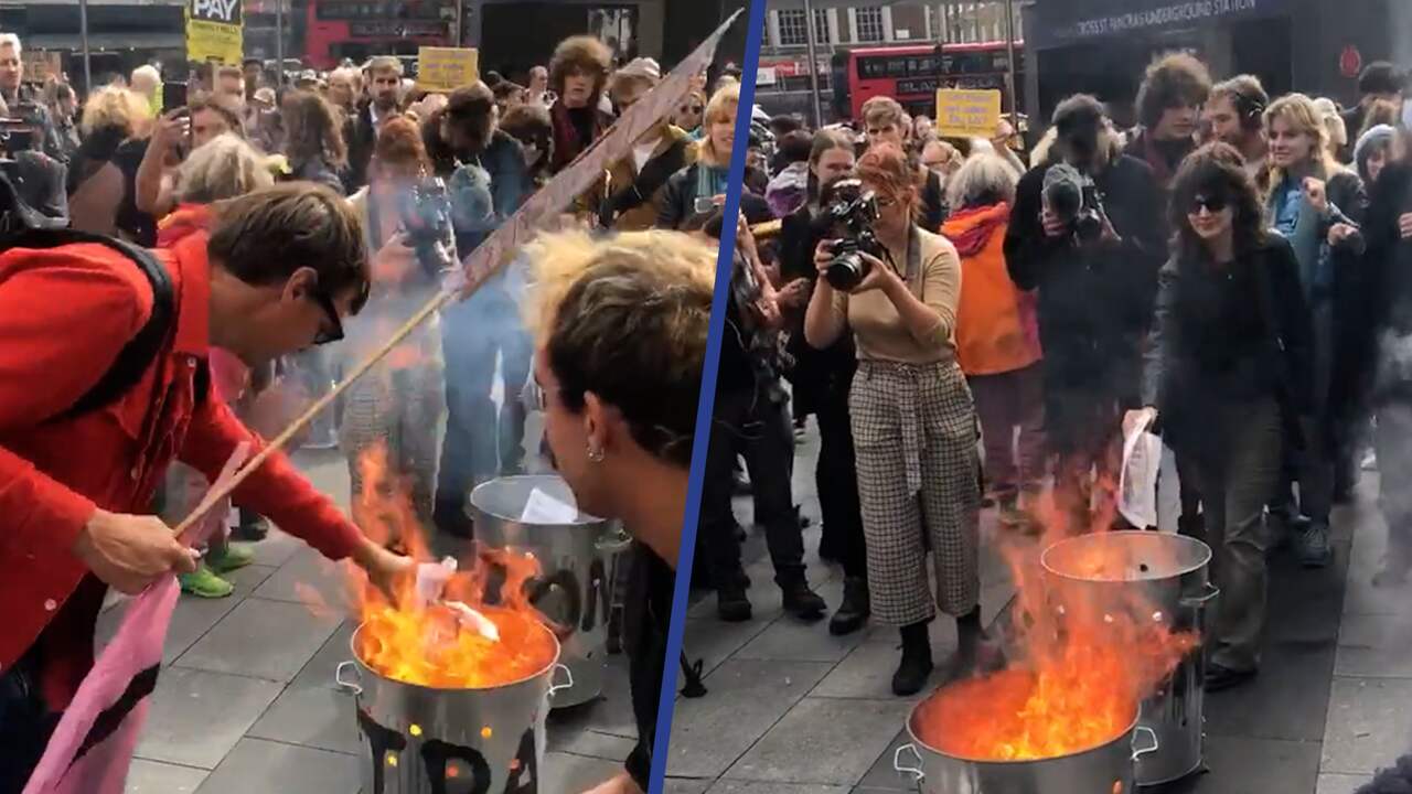 Beeld uit video: Britten verbranden energierekeningen tijdens protest in Londen