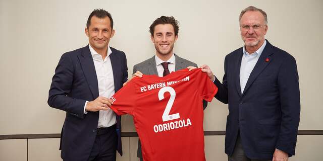 Bayern huurt rechtsback Odriozola van Real en aanvaller ...