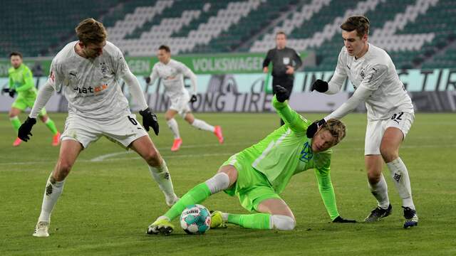 Wout Weghorst wist niet te scoren tegen Borussia Mönchengladbach.