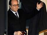 President Francois Hollande brengt zijn stem uit tijdens de lokale Franse verkiezingen. 