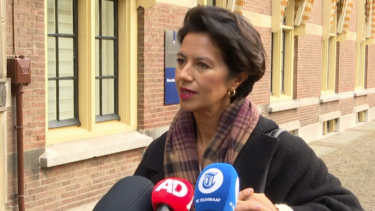 Beeld uit video: Staatssecretaris wil gesprek met omroepen en De Mol
