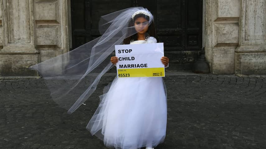 Vrouwelijke islamitische geestelijken roepen fatwa uit over kindhuwelijk