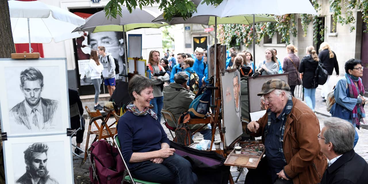 Parijse kunstenaars in Montmartre klagen over weinig ruimte vanwege horeca