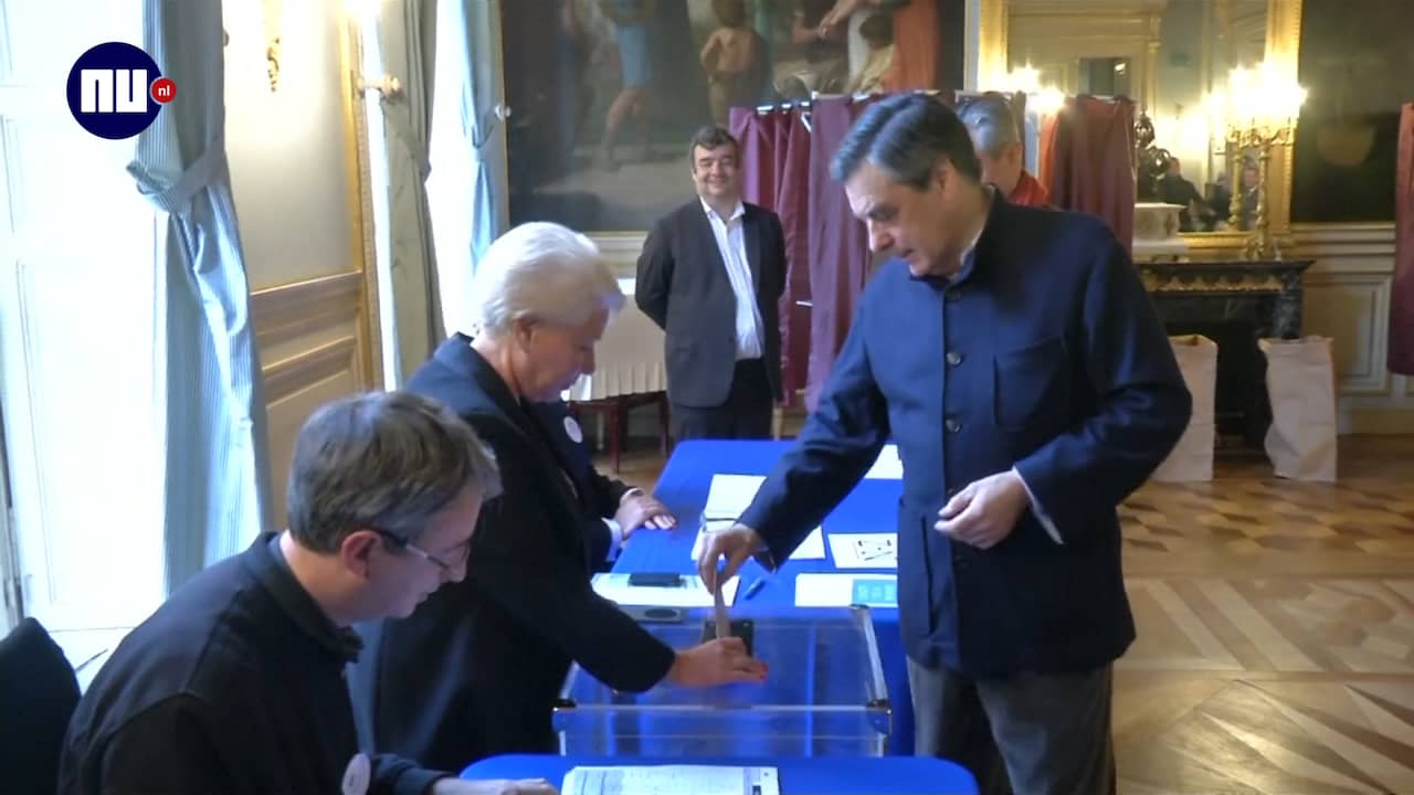 Beeld uit video: Voorverkiezingen presidentskandidaat centrum-rechtse partij tussen Fillon en Juppé