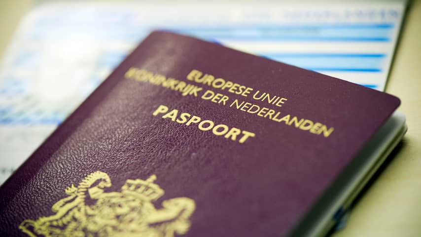 Goed Nieuws: Heldendaad op A5 | Genderneutraal paspoort