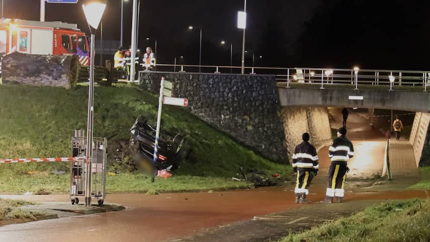 Twee Zwaargewonden Na Politieachtervolging Waarbij Agenten Hebben ...